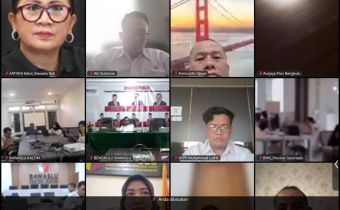 Kordiv P2H Bawaslu Bali, Ketut Ariyani saat mengikuti agenda Rapat Evaluasi Pemutakhiran Data Pemilih Berkelanjutan secara Nasional secara daring, Rabu (17/6/2026).