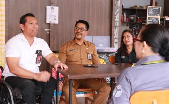 Bawaslu Bali saat Konsolidasi dengan Kelompok disabilitas Denpasar, menyerap aspirasi dan keluhan dalam pengalaman menggunakan hak pilih, Senin (27/7/2026)