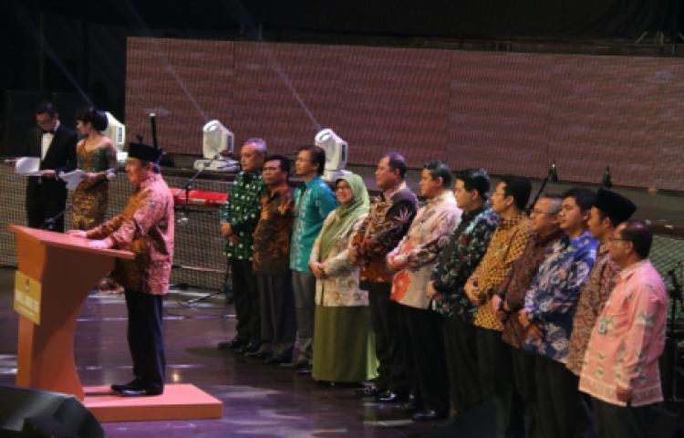 BAWASLU AWARDS SEBAGAI PENGHARGAAN BAGI SELURUH KOMPONEN PENYELENGGARAAN PILKADA TAHUN 2015