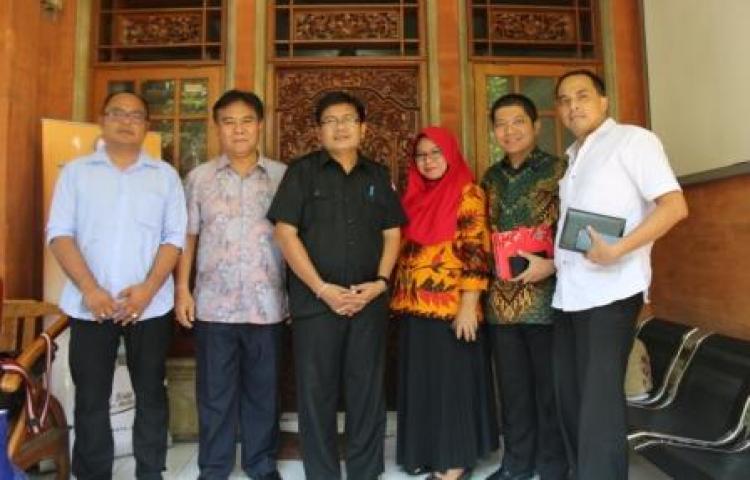 BAWASLU BALI TERIMA KUNJUNGAN STAFF WAKIL PRESIDEN RI