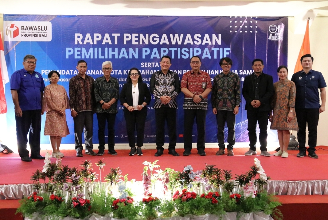 Tiga Univeritas dan PWI Bali Lakukan Penandatanganan MoU dan PKS Dengan Bawaslu Bali