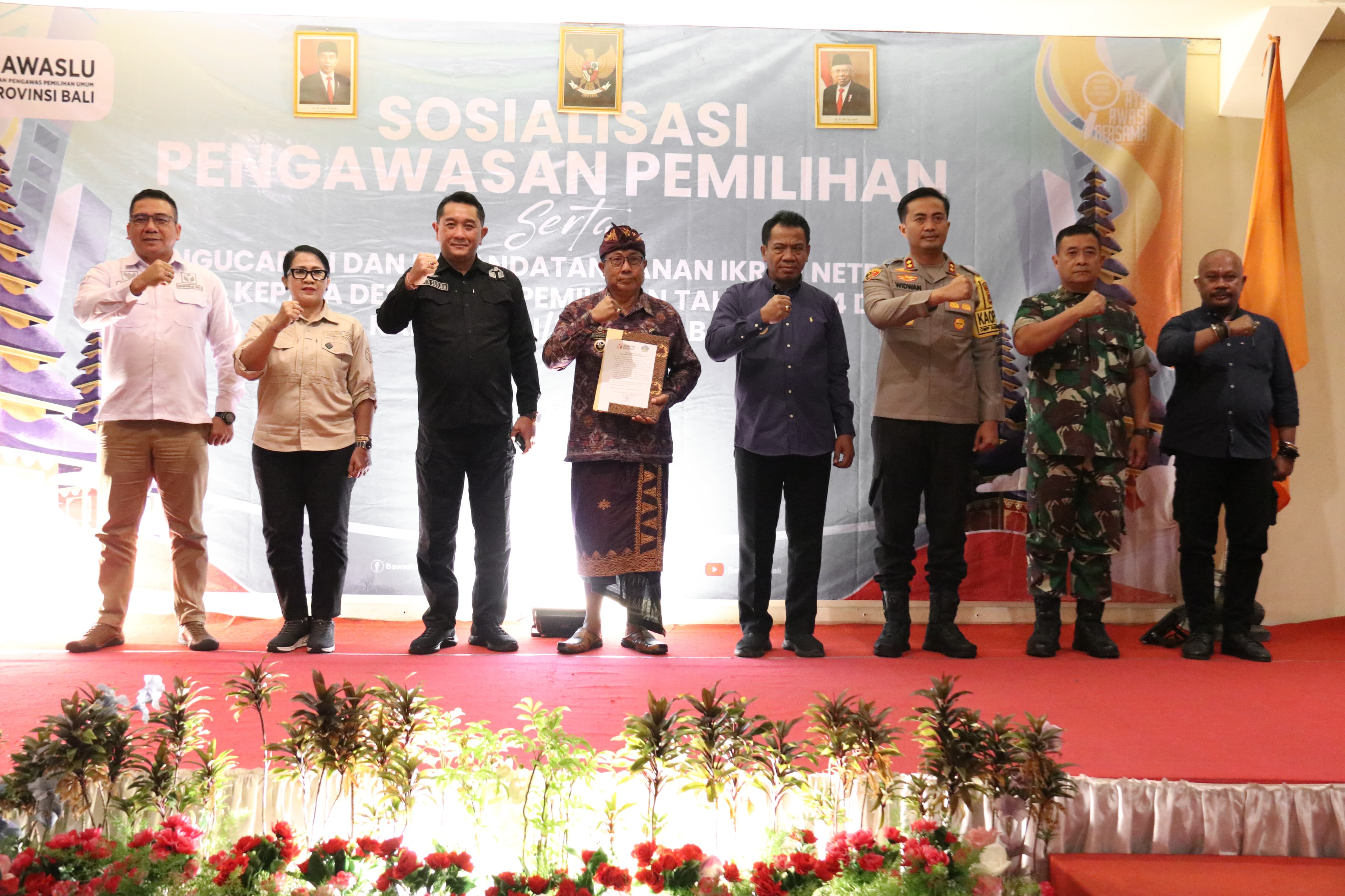 Sebanyak 716 Kepala Desa mengucapkan Dan Menandatangani Ikrar Netralitas Kepala Desa pada Pemilihan Tahun 2024