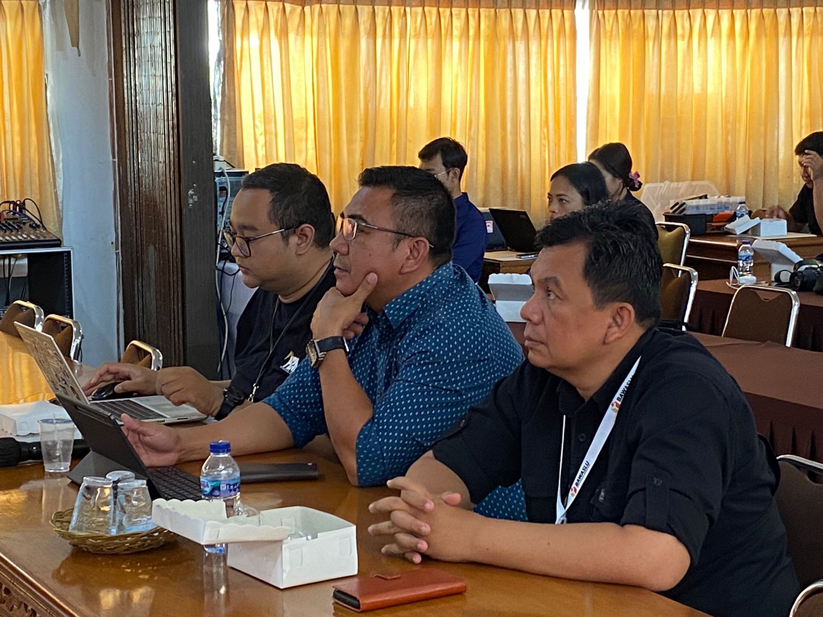 Bawaslu Bali Awasi Pencermatan Perbaikan Design APK Calon Gubernur Bali