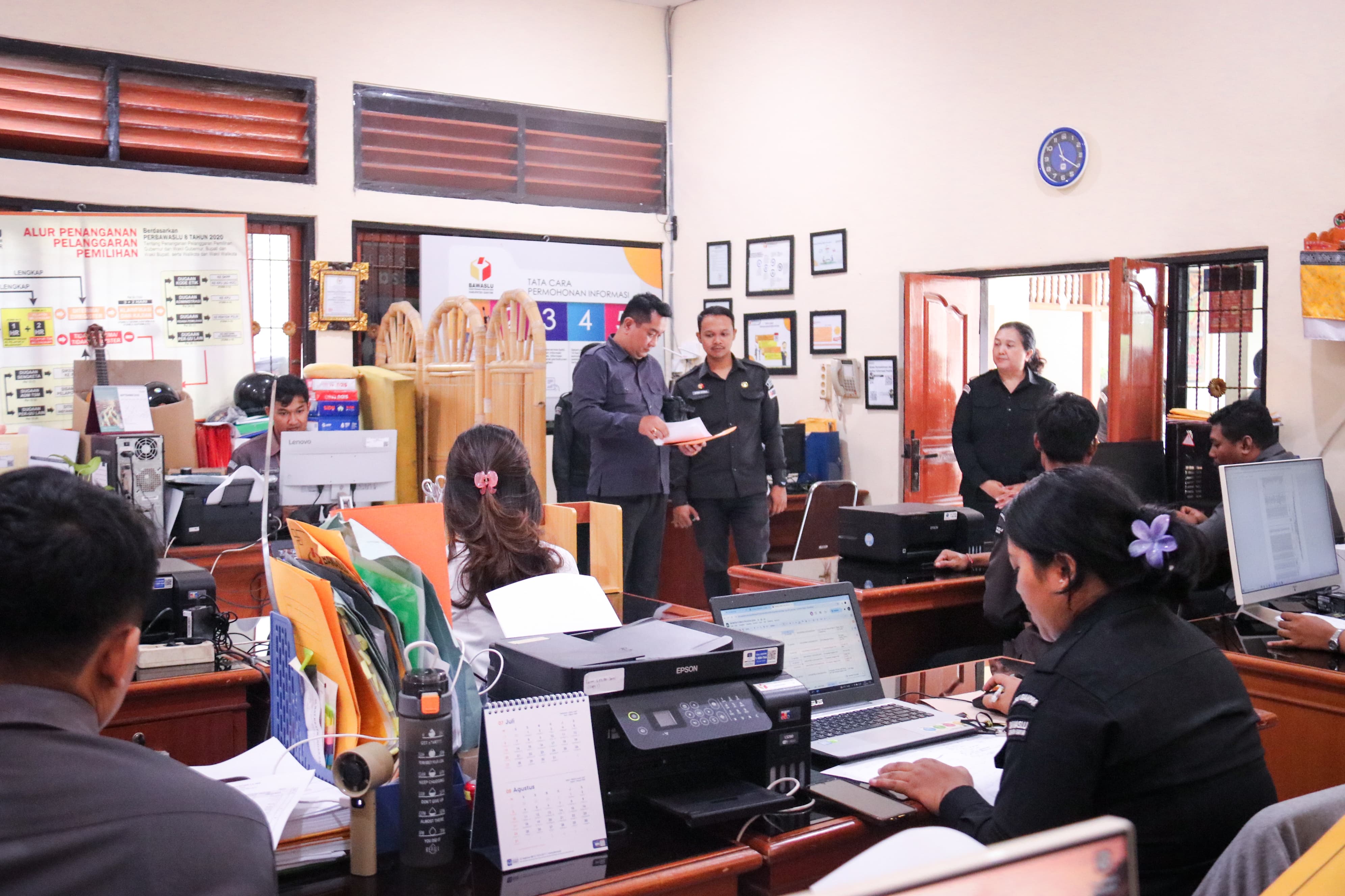Bawaslu Bali Gaungkan Kepedulian Lingkungan Lewat Lomba Kebersihan Kantor