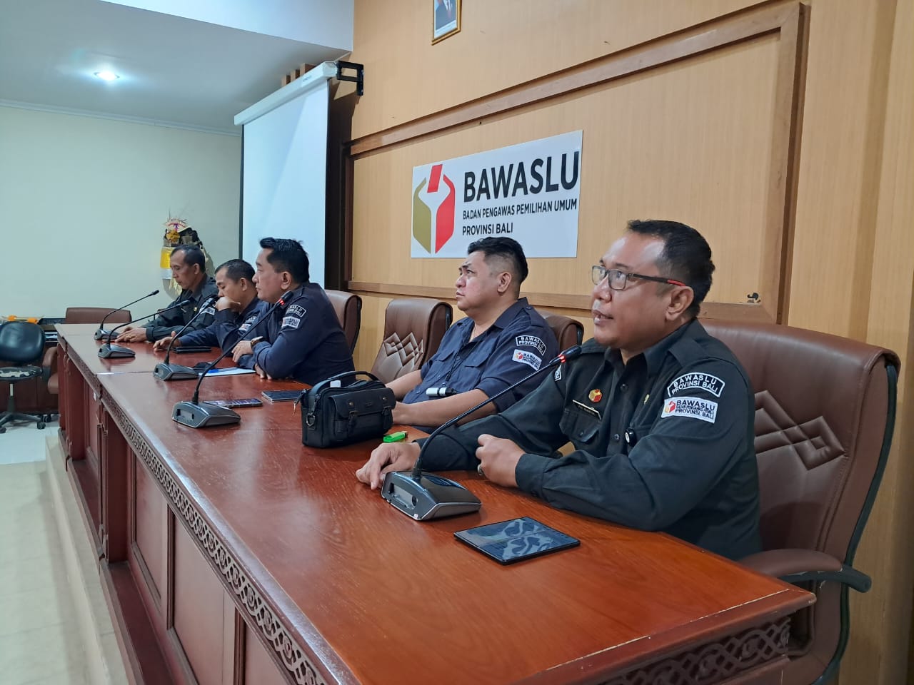 Rapat Kelembagaan Bawaslu Bali: Optimalisasi Anggaran Tanpa Kehilangan Jati Diri.