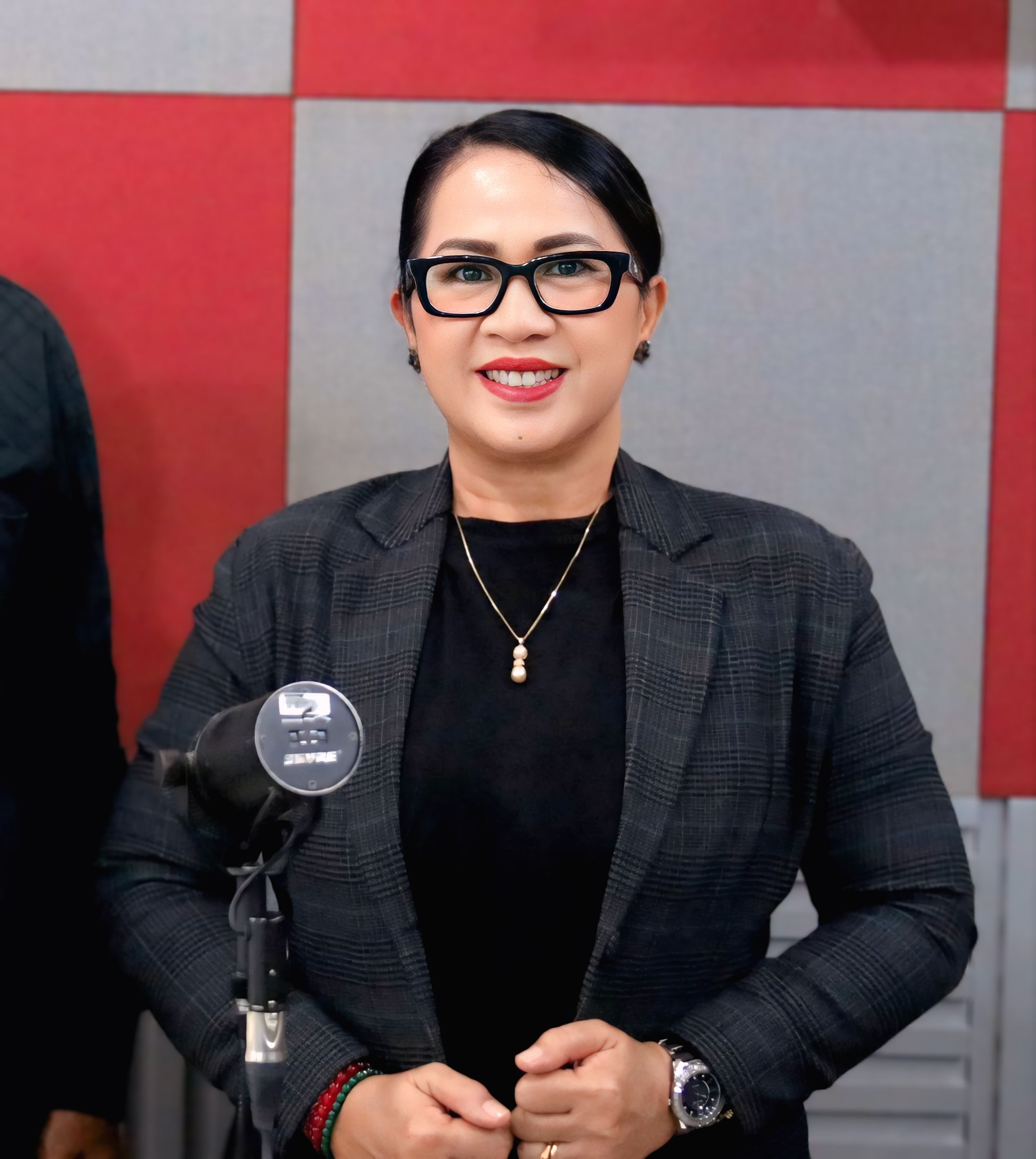 Dari Bali untuk Demokrasi: Cerita Ariyani di Buku "Srikandi Mengawasi"