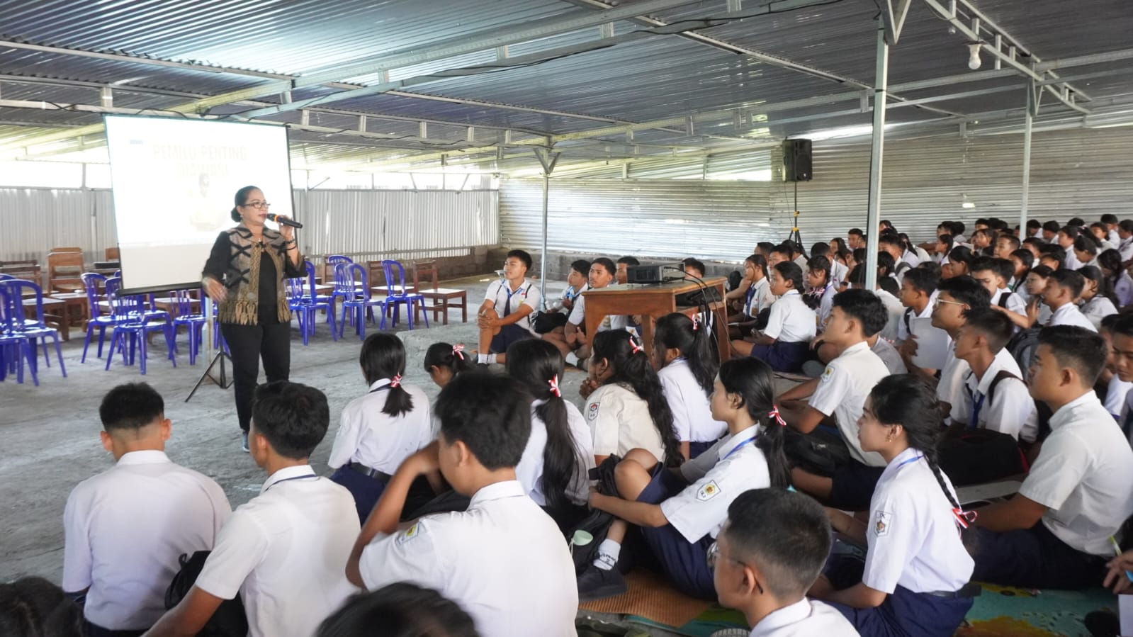 Hadir Di MPLS, Bawaslu Bali Ajak Siswa Paham Bahaya Hoaks dan Politik Uang