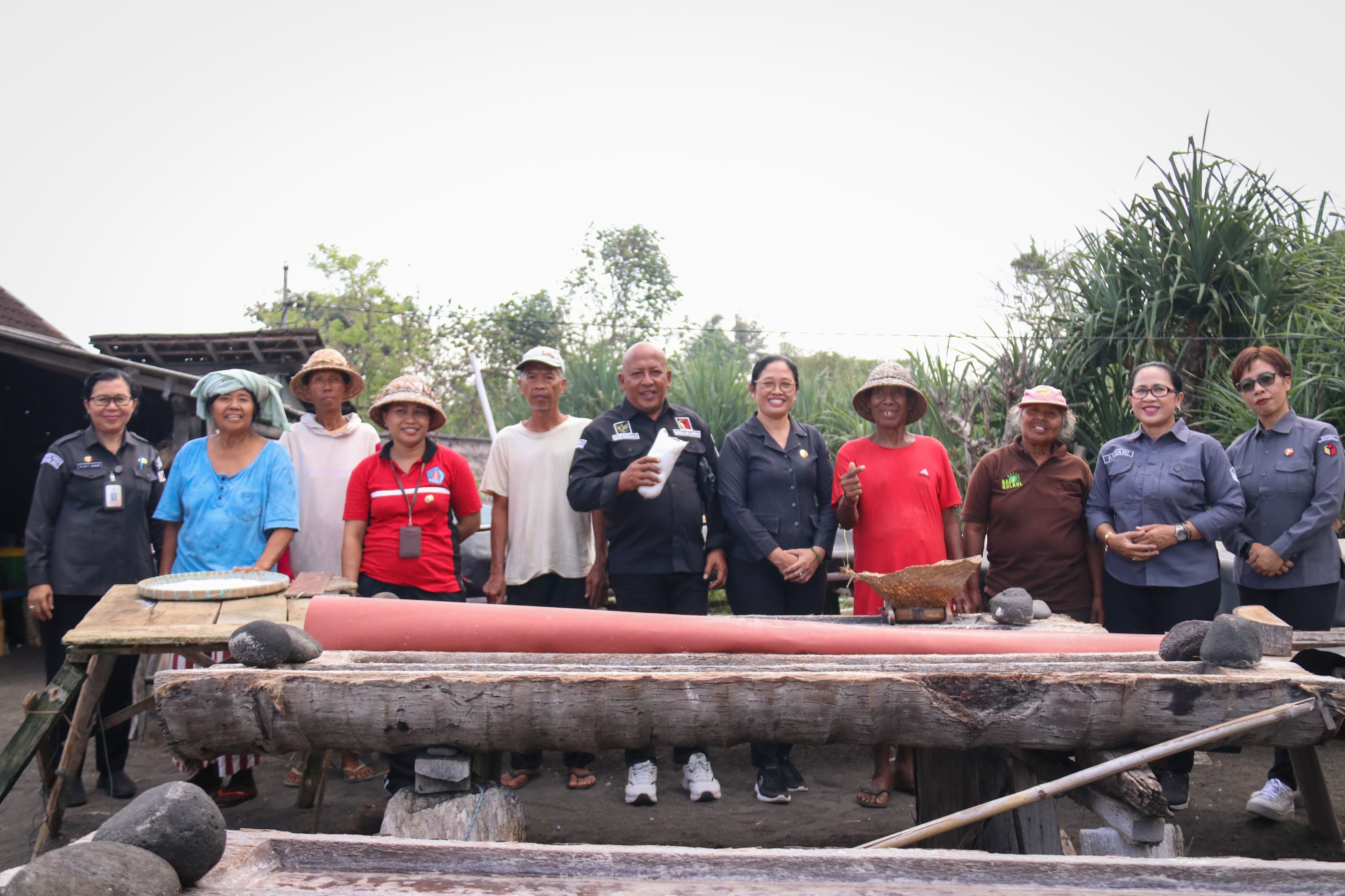Garam, Kerja, dan Suara: Bawaslu Bali Sentuh Realitas Pemilih Pesisir