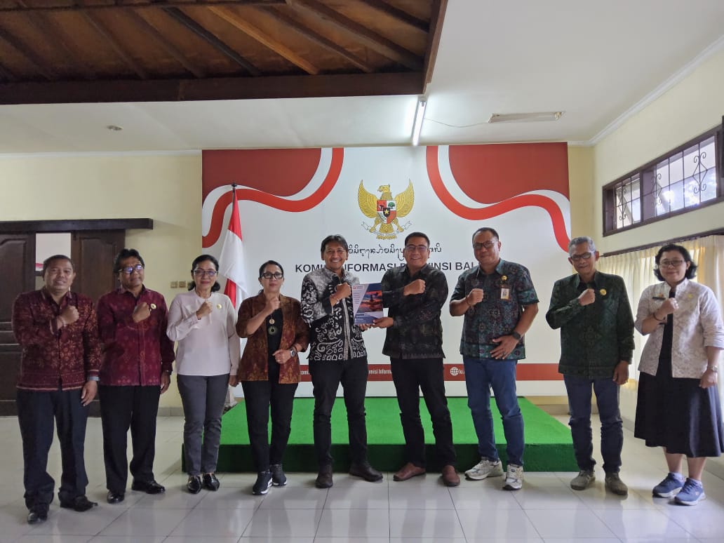 Bawaslu Bali Jadi Badan Publik Pertama Serahkan Laporan LIP ke Komisi Informasi 