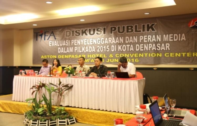 DISKUSI PUBLIK EVALUASI PENYELENGGARAAN DAN PERAN MEDIA DALAM PILKADA 2015 DI KOTA DENPASAR