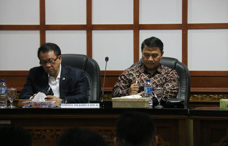 KUNJUNGAN KERJA SPESIFIK KOMISI II DPR RI