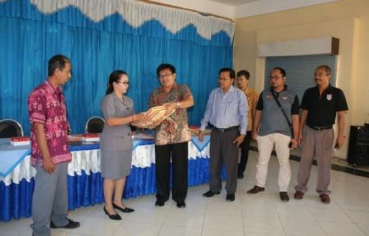 PELAKSANAAN TES TULIS BAGI CALON PANWAS KECAMATAN SE-KABUPATEN BULELENG