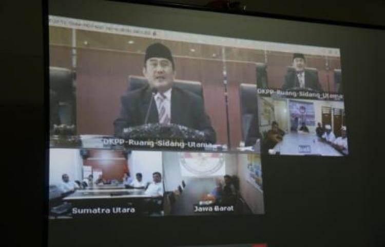 PEMBACAAN PUTUSAN SIDANG DKPP TERKAIT LAPORAN PANWAS KABUPATEN KARANGASEM