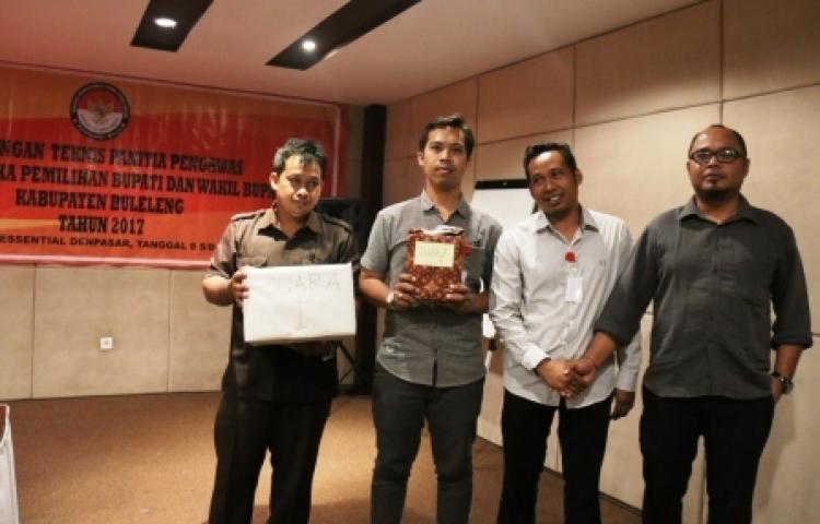 PENUTUPAN BIMTEK BAGI PANWAS KABUPATEN DAN PANWAS KECAMATAN DALAM RANGKA PEMILIHAN BUPATI DAN WAKIL BUPATI KABUPATEN BULELENG TAHUN 2017