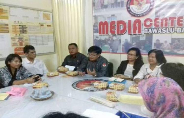 RAPAT KOORDINASI PERSIAPAN REVIU PERTANGGUNGJAWABAN DANA HIBAH PILKADA TAHUN 2015