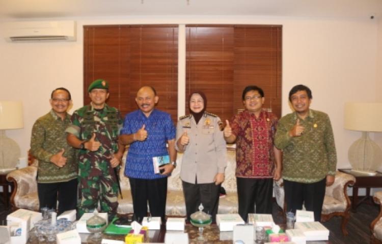 RAPAT PENYAMPAIAN USULAN ANGGARAN PILKADA BALI ANTAR STAKE HOLDERS