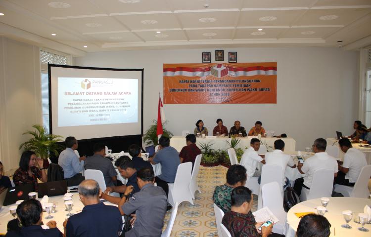 Panwas Gianyar Gelar Rapat Kerja Teknis Penanganan Pelanggaran 