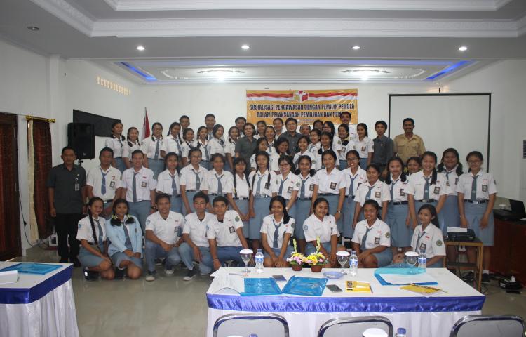 Sosialisasi Pengawasan Bagi Pemilih Pemula Dalam Pemilihan 2018 dan Pemilu 2019.