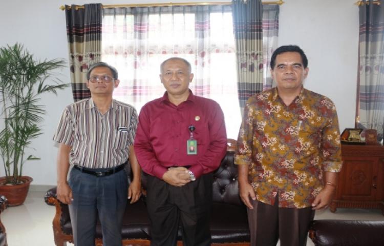 TIMSEL LAKUKAN VERIFIKASI BERKAS RIWAYAT HUKUM CALON ANGGOTA PANWAS BULELENG KE PENGADILAN NEGERI SINGARAJA