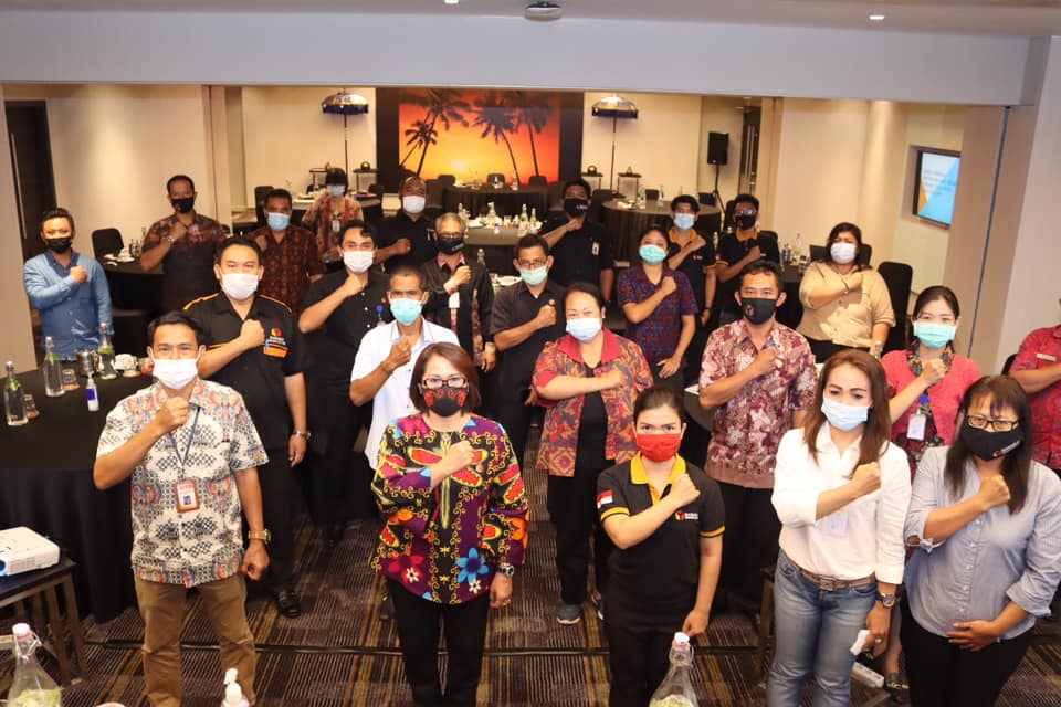 Panwas Kecamatan harus melaksanakan tugas dan wewenang sesuai dengan Peraturan Perundang - Undangan serta perlu adanya Sinergi yg baik antara Komisioner dengan Sekretariat