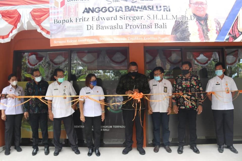 Resmikan Ruang PPID dan Media Center di Bali, Fritz minta pelayanan informasi kepada public lebih baik