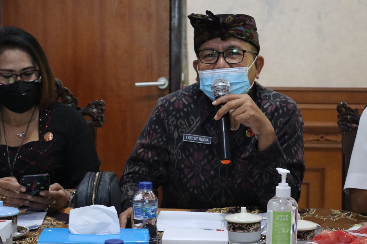 Monitoring dan Evaluasi Pengelolaan JDIH Bawaslu Kabupaten Badung, Rudia Tegaskan Bahwa Status Produk Hukum Yang Diunggah Harus Jelas.