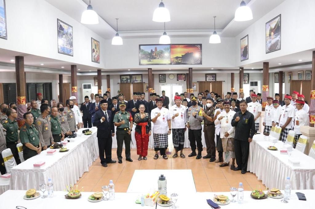 Resmi Dilantik, 30 Panwaslu Kecamatan Se-Kabupaten Tabanan Siap Awasi Jalannya Pemilu 2024