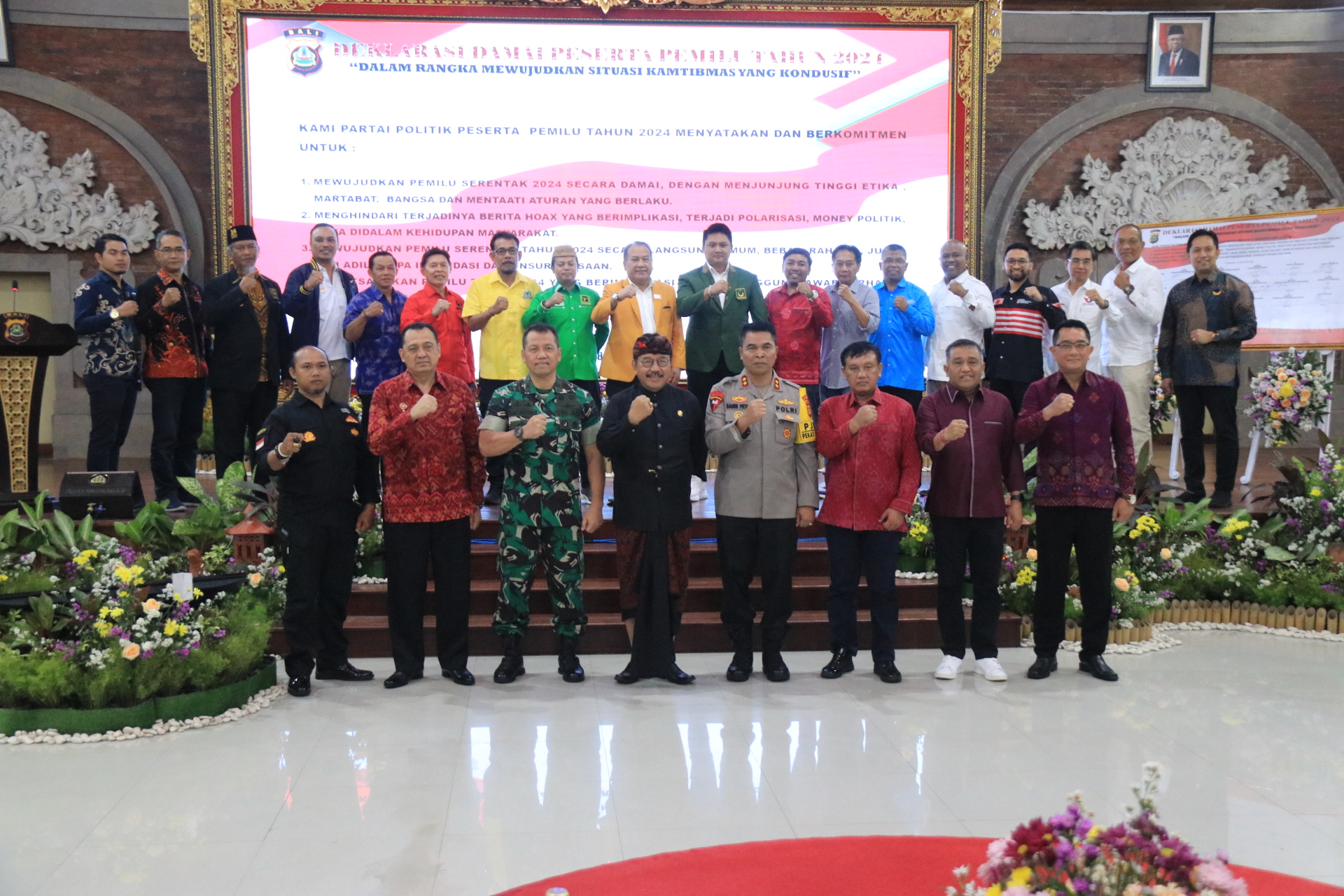 Bawaslu Bali Hadiri Deklarasi Damai Peserta Pemilu Dalam Rangka Mewujudkan Situasi Kamtibmas Yang Kondusif