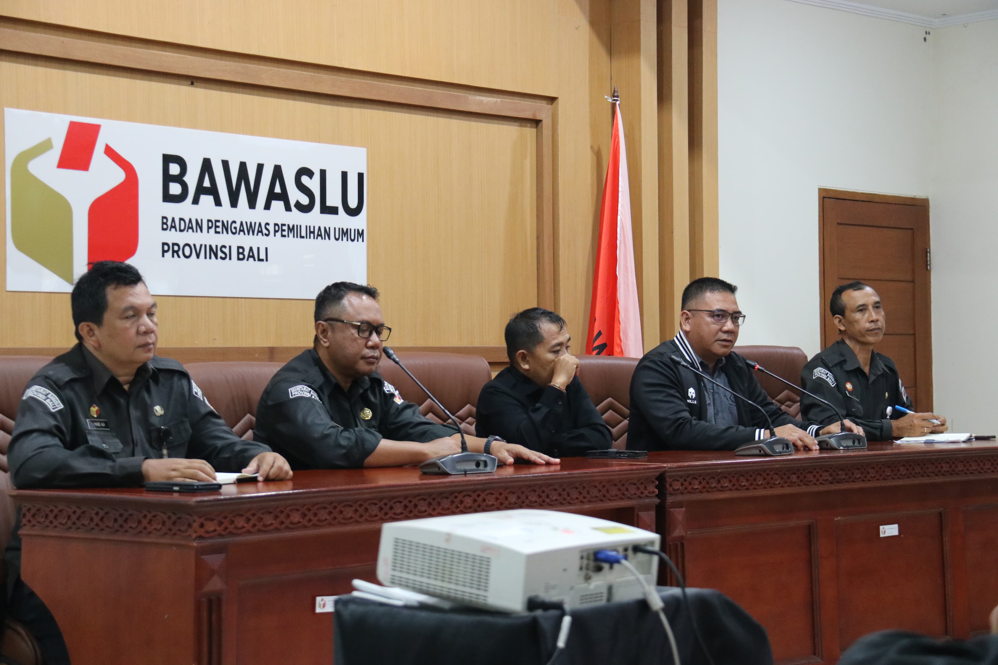 Dokumentasi rapat perdana pembahasan renstra