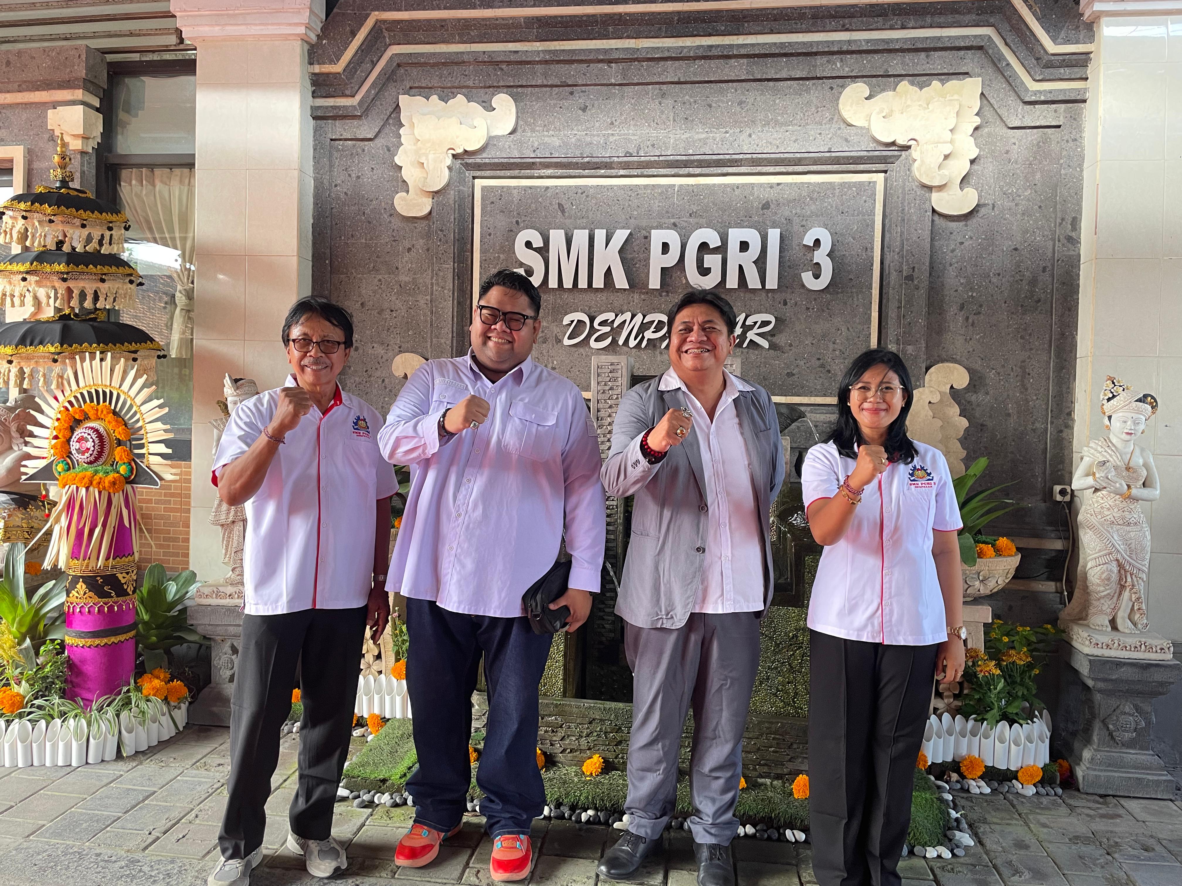 Anggota Bawaslu Bali, I Nyoman Gede Putra Wiratma menghadiri kegiatan Uji Kompetensi (UK) kelas XII di SMK PGRI 3 Denpasar