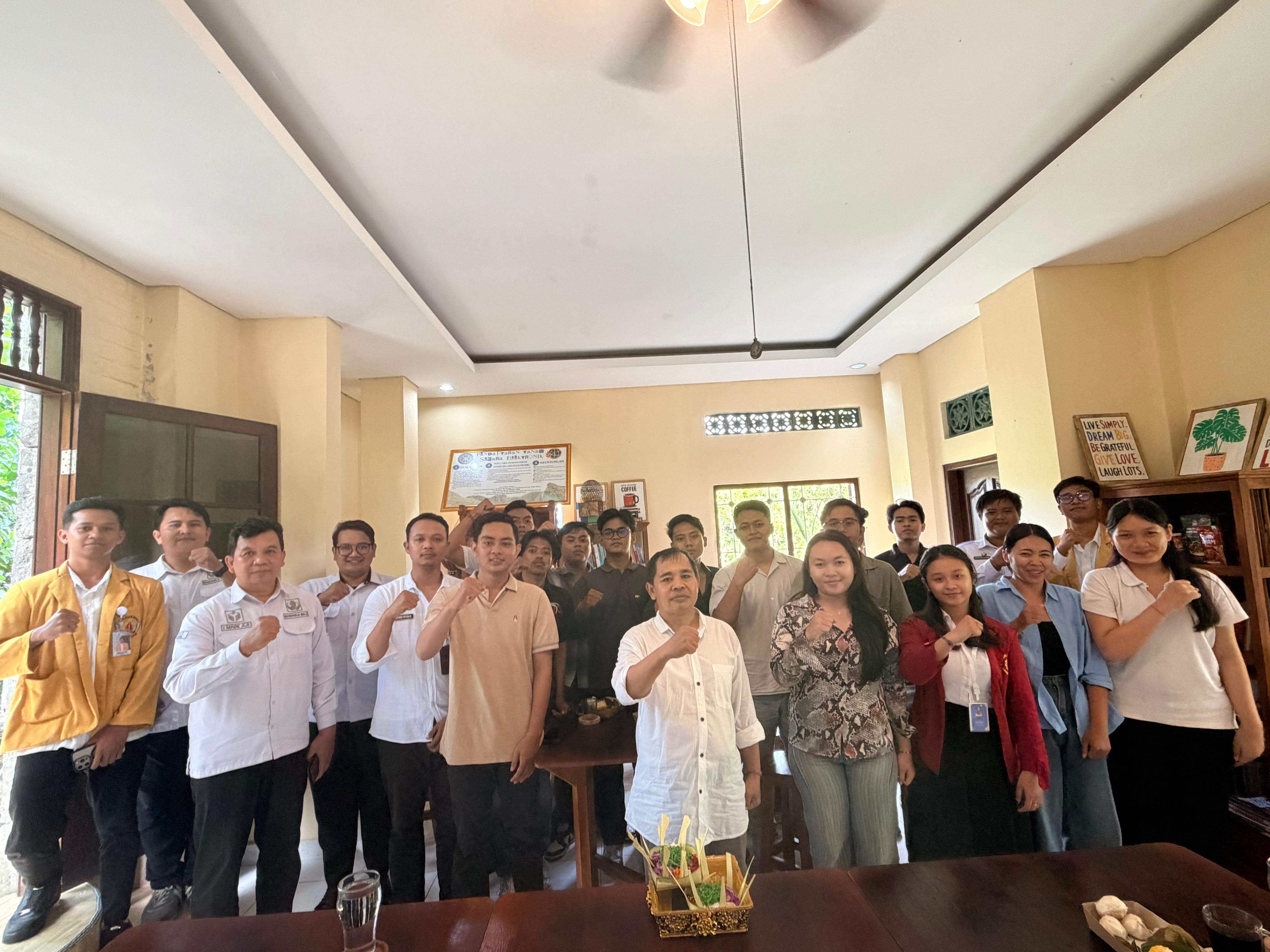 Gede Sutrawan melaksanakan Diseminasi Produk Hukum dan Konsolidasi Demokrasi bersama mahasiswa Fakultas Hukum Universitas Udayana