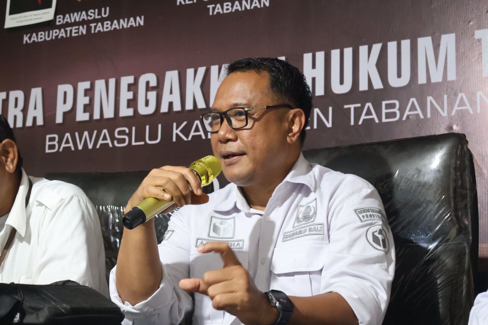 Kepala Sekretariat Bawaslu Bali, Ida Bagus Putu Adinatha saat monitoring Kelembagaan di Bawaslu Tabanan, Rabu (29/4/2026).