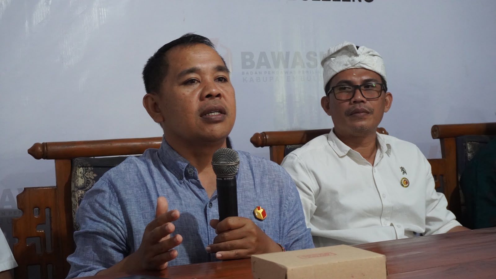 Anggota Bawaslu Bali, Gede Sutrawan saat hadiri kegiatan Rapat Koordinasi Penyelesaian Sengketa Proses di Bawaslu Buleleng, Senin (29/6/2026)