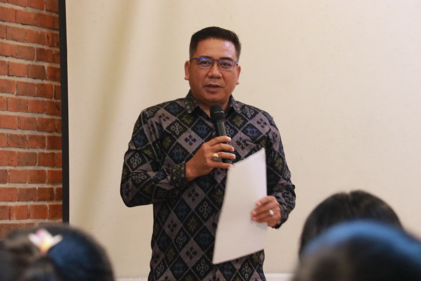 Koordinator Penanganan Pelanggaran Data dan Informasi Bawaslu Provinsi Bali, I Wayan Wirka memberikan arahan dalam program Pendidikan Pengawas Partisipatif (P2P) Kabupaten Tabanan