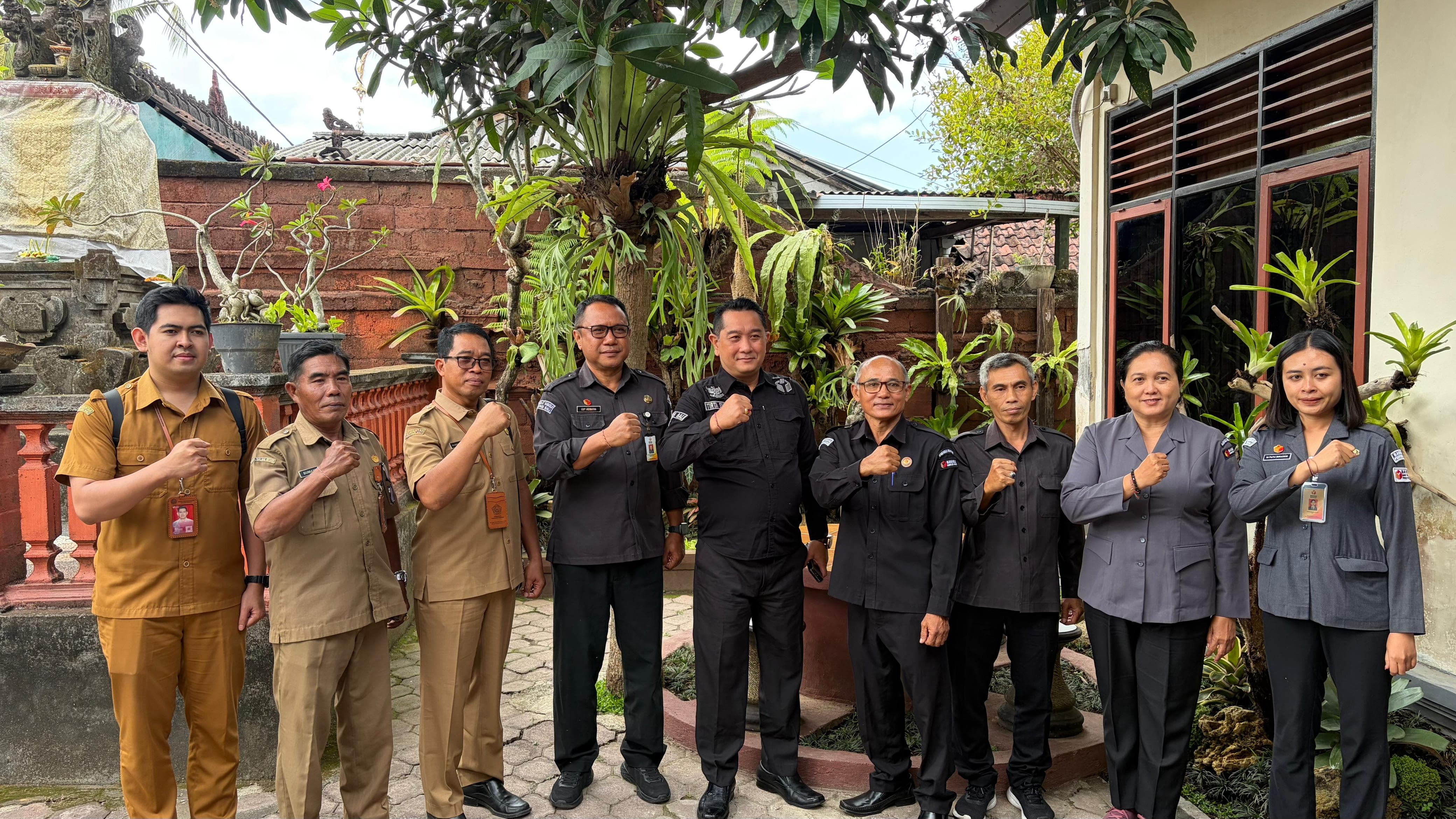 Rapat Pengelolaan Ketatausahaan dan Kearsipan yang diselenggarakan Bawaslu Kabupaten Gianyar