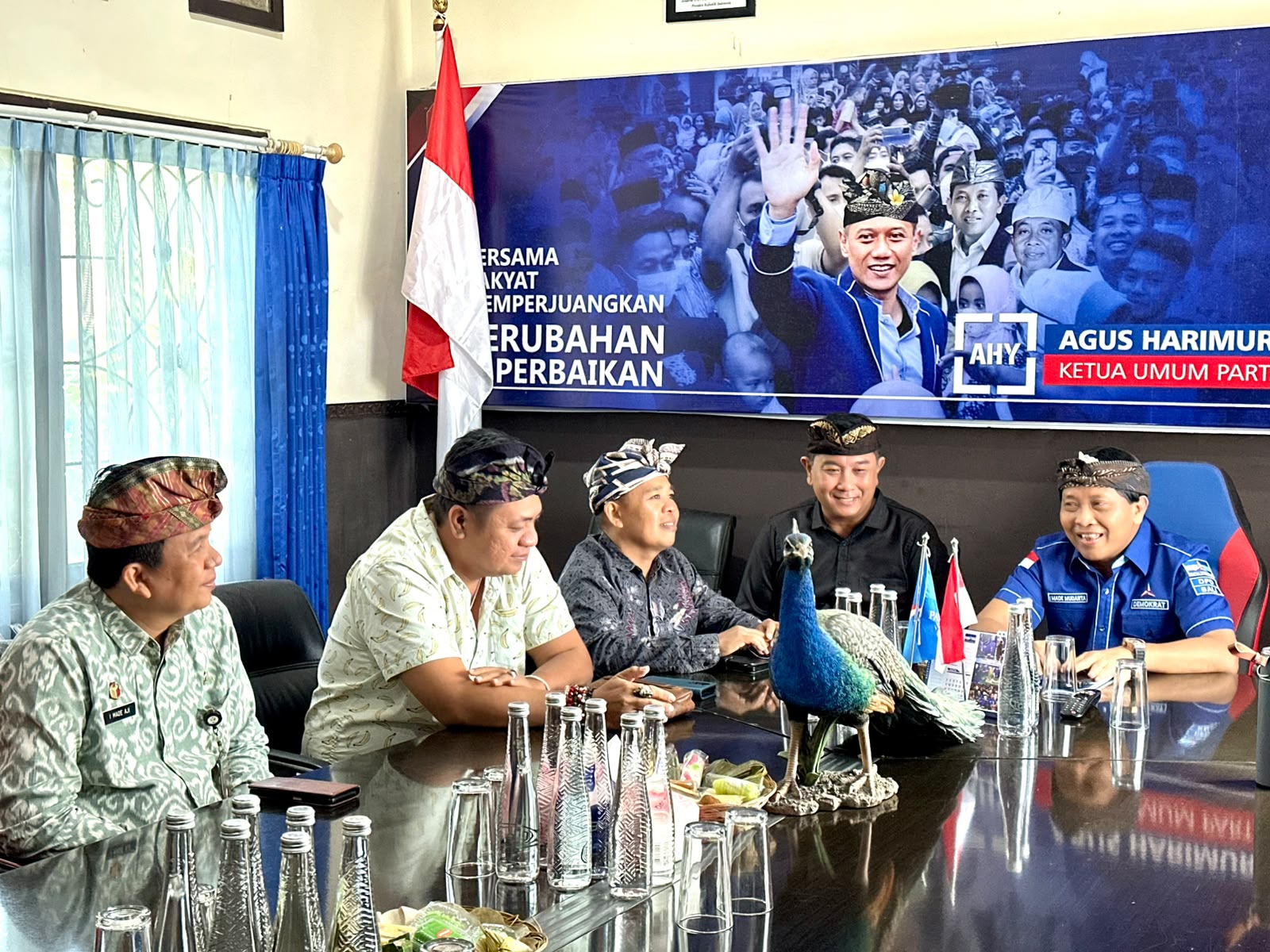 Jajaran Bawaslu Bali saat Konsolidasi Demokrasi dengan Partai Politik dalam rangka hadapi Pemilu Tahun 2026