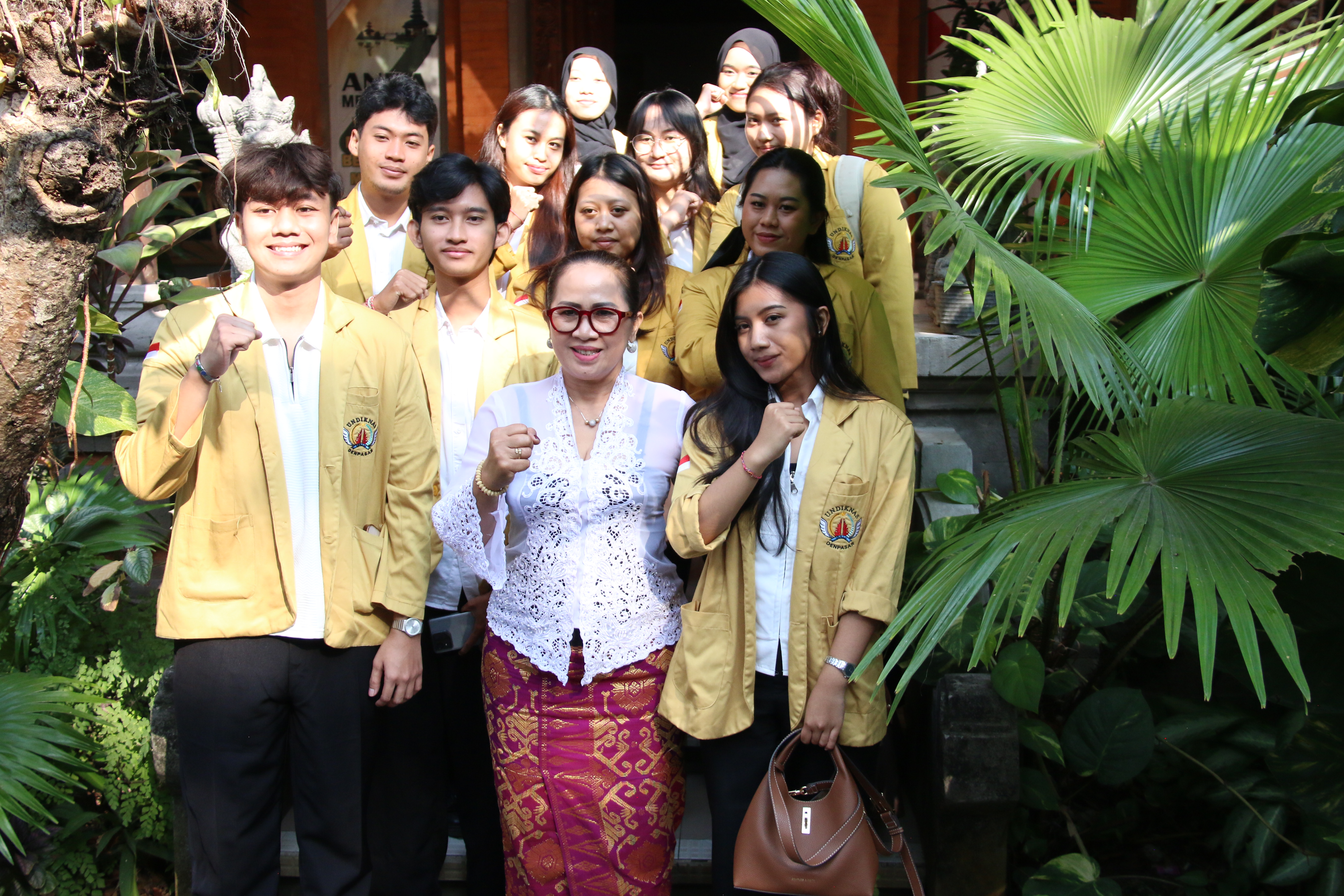 Konsolidasi Demokrasi dengan Mahasiswa Universitas Pendidikan Nasional