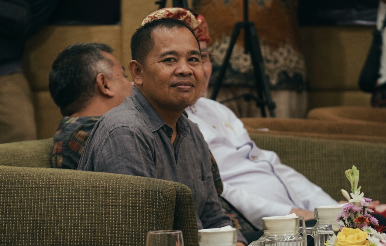 Anggota Bawaslu Bali Gede Sutrawan saat menghadiri pelantikan kepengurusan Hanura, Minggu (3/8/2026). 