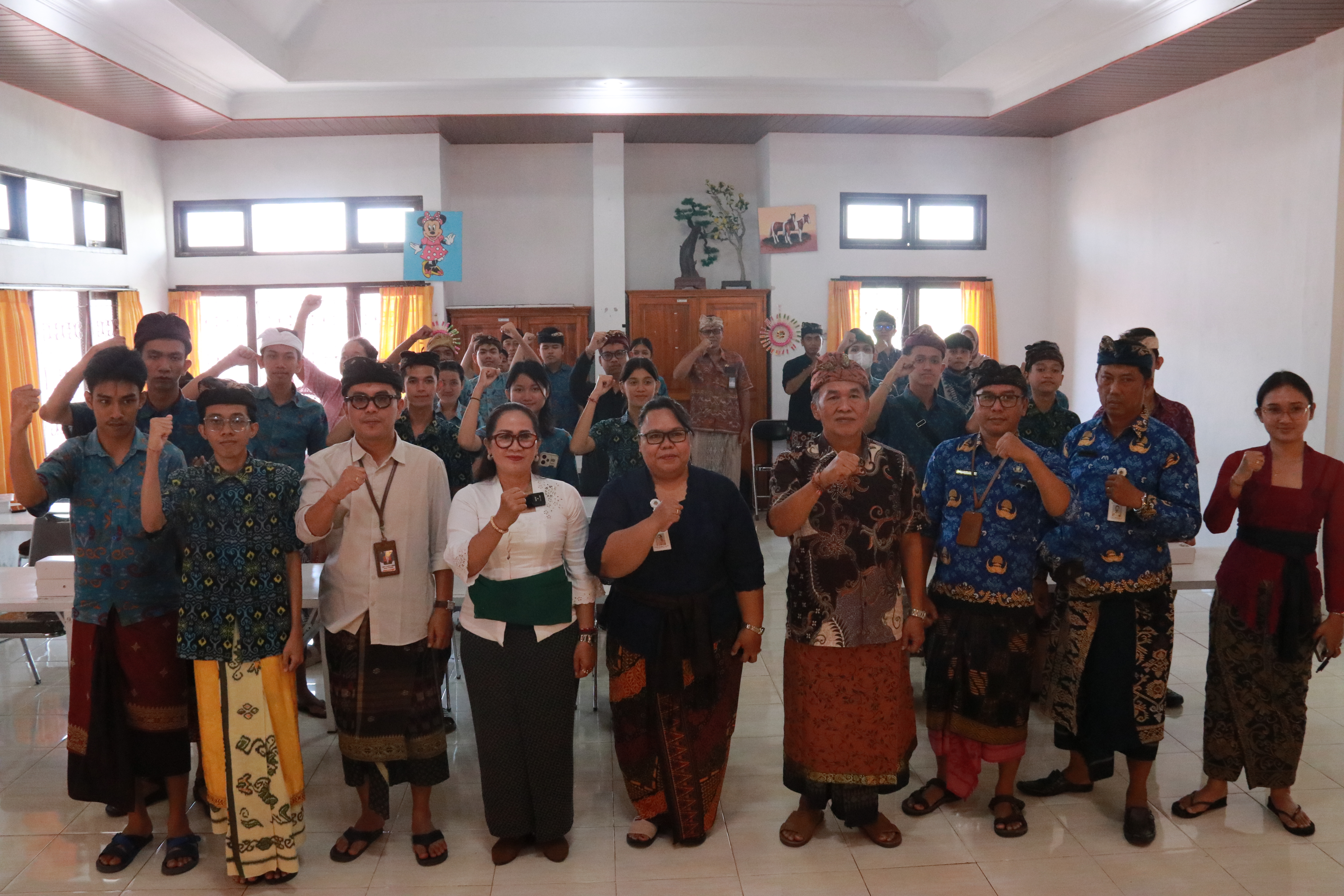 edukasi kepemiluan kepada siswa penyandang disabilitas di SLB Negeri 1 Jembrana,