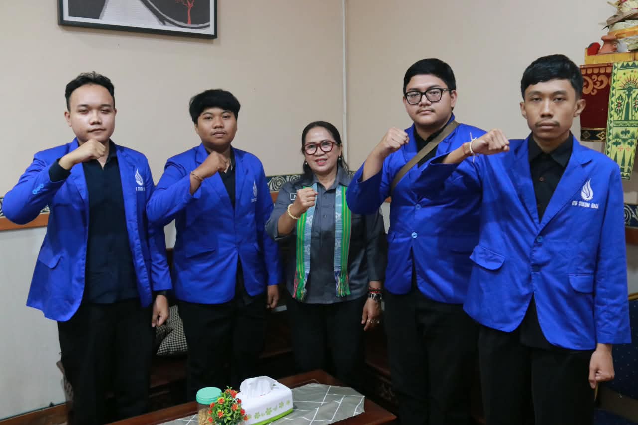 Konsolidasi Demokrasi bersama mahasiswa ITB Stikom Bali