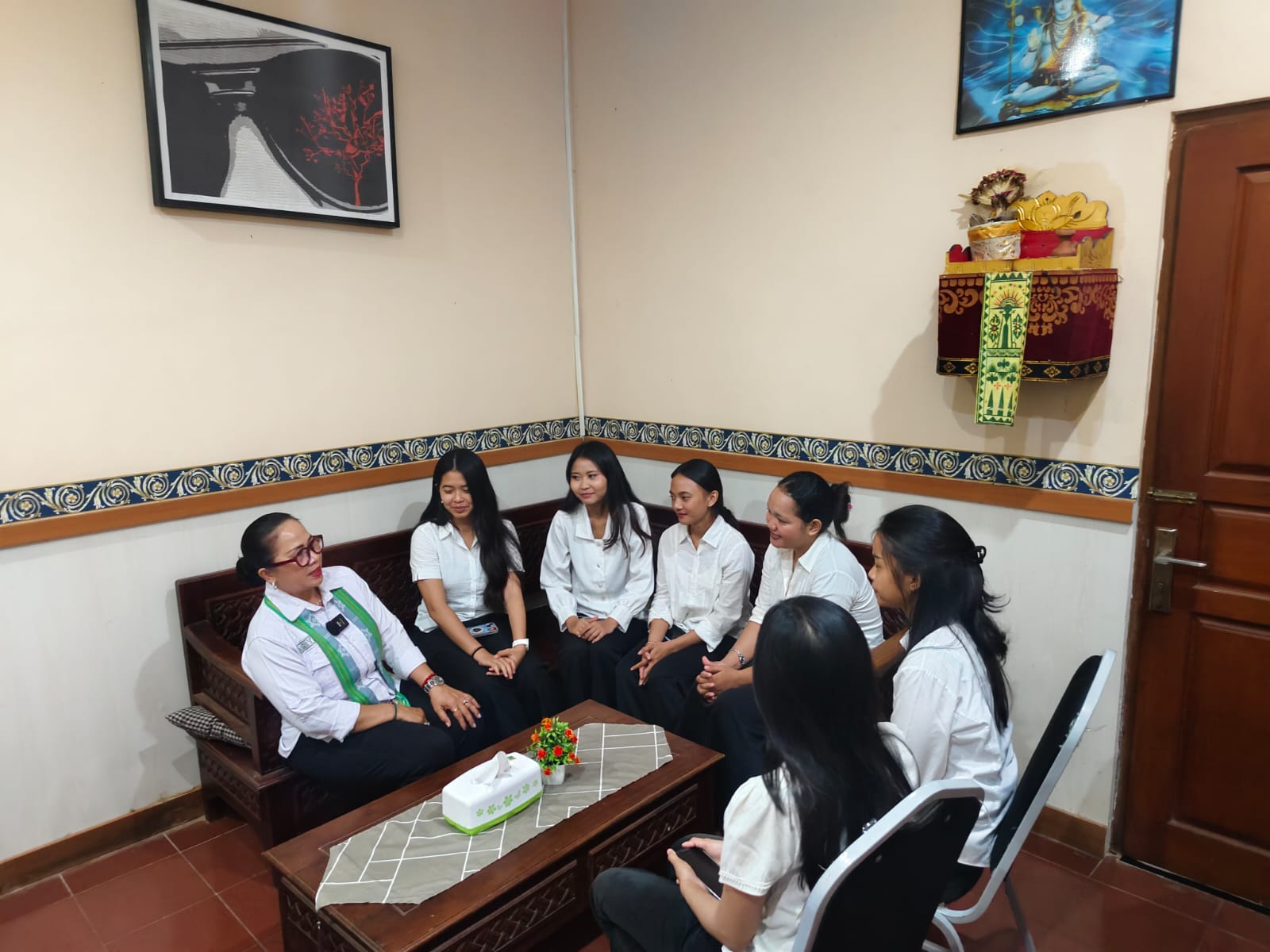 konsolidasi demokrasi bersama mahasiswa Universitas Pendidikan Nasional (Undiknas) dan Universitas Warmadewa