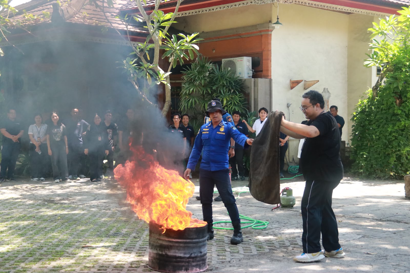 Kegiatan penguatan kelembagaan ini menghadirkan narasumber dari Badan Penanggulangan Bencana Daerah (BPBD) Provinsi Bali dan Dinas Pemadam Kebakaran dan Penyelamatan (Damkar) Kota Denpasar, Rabu (7/10/2026)
