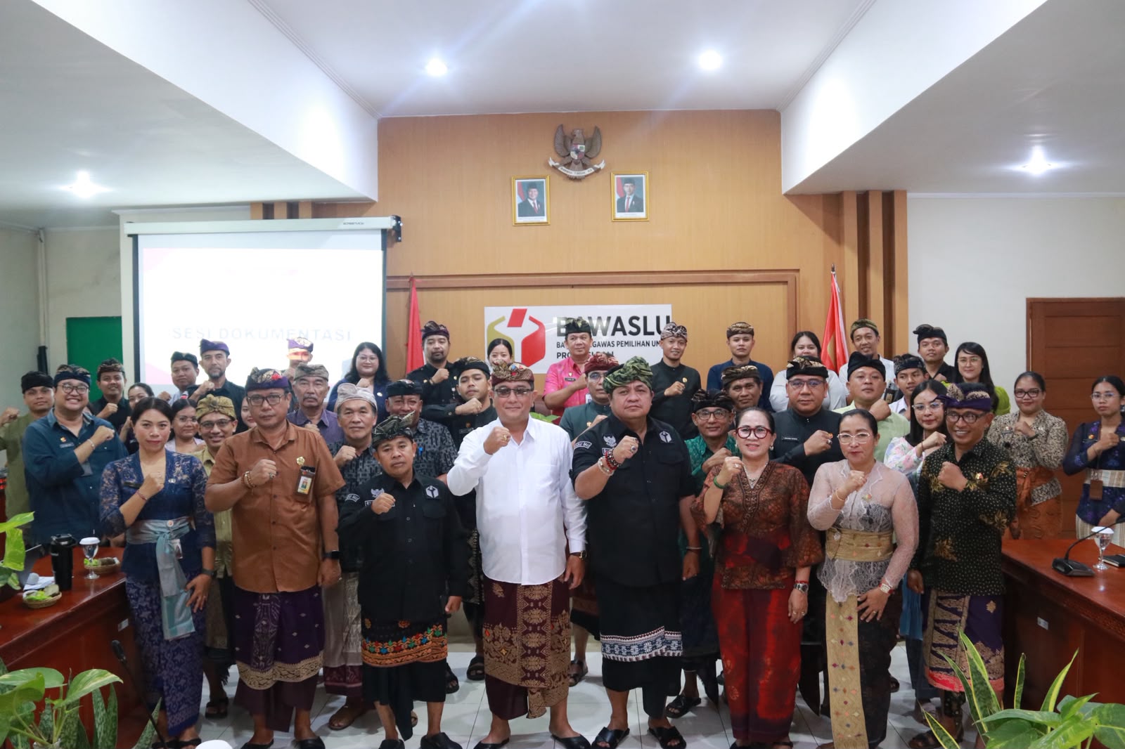 Rapat Pembinaan dan Pengelolaan Barang Milik Negara (BMN) di Kantor Sekretariat Bawaslu Provinsi Bali, Kamis (29/10/2026).