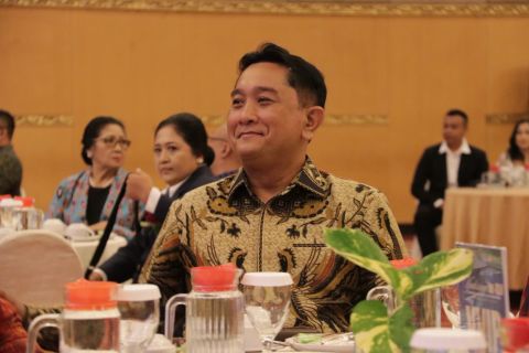 Ketua Bawaslu Bali, I Putu Agus Tirta Suguna saat menghadiri Yudisium ke-XLV Fakultas Ilmu Sosial dan Humaniora (FISUM) Program Studi Administrasi Publik Program Sarjana Universitas Ngurah Rai