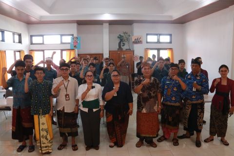edukasi kepemiluan kepada siswa penyandang disabilitas di SLB Negeri 1 Jembrana,