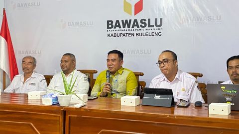 Rapat Pengelolaan dan Pelayanan Data dan Informasi Publik Bawaslu Kabupaten Buleleng