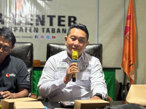Ketua Bawaslu Bali, I Putu Agus Tirta Suguna saat memimpin Rapat Koordinasi Pengelolaan BMN dan BMD di Kantor Bawaslu Kabupaten Tabanan, Rabu (9/9/2026). 