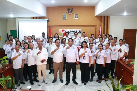 Rapat Pembinaan dan Pengelolaan Ketatausahaan dan Kearsipan di Kantor Sekretariat Bawaslu Provinsi Bali