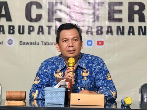 Rapat Fasilitasi Pengelolaan Layanan Hukum di Kantor Sekretariat Bawaslu Kabupaten Tabanan