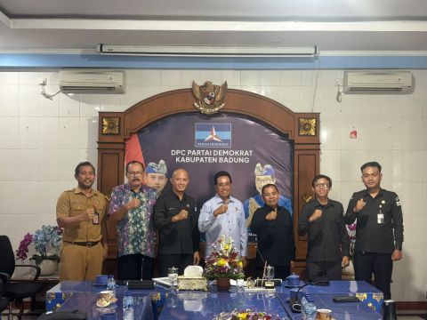 Anggota Bawaslu Bali saat kunjungan dan sosialisasi ke DPC Partai Demokrat Kabupaten Badung, Senin (19/10/2026)
